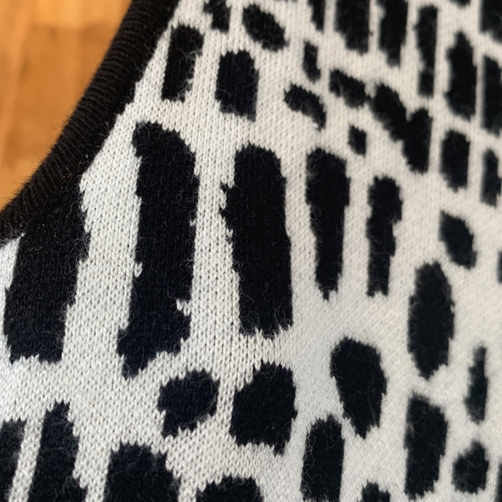 Sioni black and white knit dress in size M - Picture 17 of 17